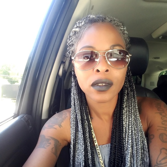 Gently used clothing and collectibles. - Picture 4 of 4